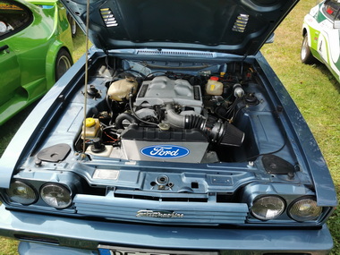 Motorumbau auf Cosworth
Engine conversion to Cosworth
Modification du moteur en Cosworth